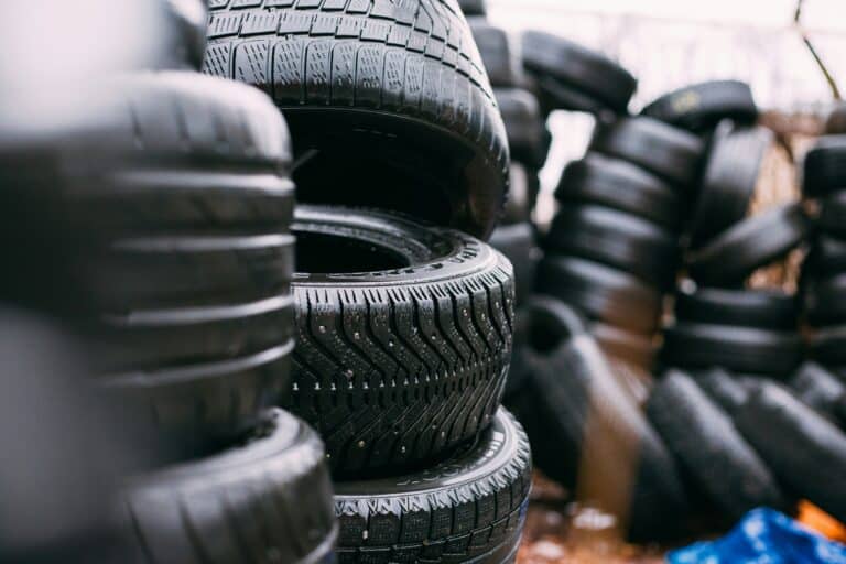 Why are all-season tires more popular?